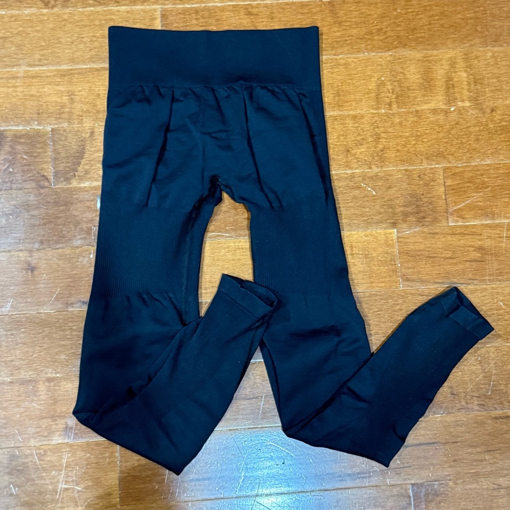 Lazuli Label Scrunch Leggings
